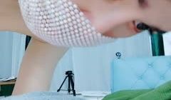 黑丝高跟大长腿情趣女狼激情大秀，各种发骚坐插假阳