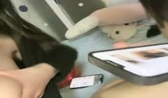 高颜值的姐妹花，露脸相互自慰，大眼睛水灵的很，都