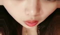 长发大眼黑丝御姐模特身材热舞带着粉色蝴蝶逼，和单