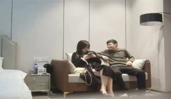 利哥探花真实流出 白皙巨乳女神骑乘位激情演绎 极