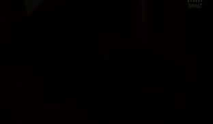 沾满唾液的唇舌 即使射精也不会停下的浓厚接吻伊藤