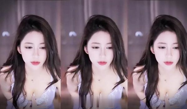 【热舞诱惑抖奶】 网红美女。