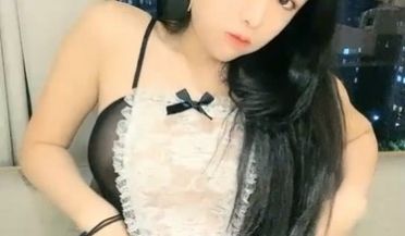 AV大师高清视角高颜值妹子啪啪，大黑牛自慰无毛肥