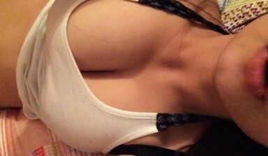 波波妹苏小美の土豪定制语音骚聊 颤抖娇喘求打赏完