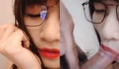 清纯漂亮小妹故意诱惑外卖小哥，门口激情缠绵大战！