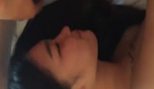 【国产高清】喜欢硬鸡鸡的美女不停舔直到硬的像个棒