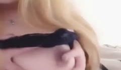 【直播】美女主播化身生理老师讲解人体构造 给网友