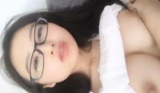 高学历御姐诱人逼一摸就出水