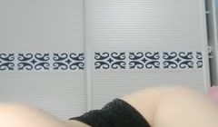 苗条妹【丝袜控舔足】肉丝高跟鞋跳蛋塞入，翘着屁股