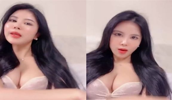 黑丝欲姐丰臀巨乳诱惑 跪姿深喉口技侍奉 浪友轮番