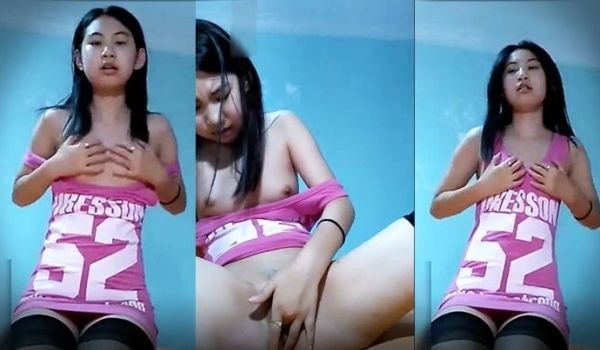 【东南亚】年轻学妹也想当网红女主播了 叫声淫荡劲