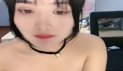 烈焰红唇漂亮小姐姐道具激情自慰开档情趣内裤，双指