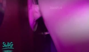 在酒店和陌生人的另类性爱