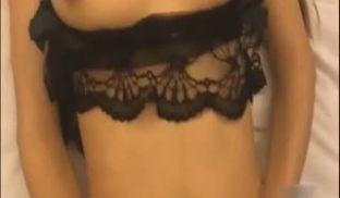 -guochan-性感蕾丝情趣内衣小骚货先穿着丝