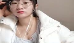 这鸡巴老师真骚啊，全程露脸在办公室趁没人开始大秀