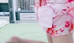 美女米拉自慰大秀，无毛肥逼