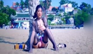 太刺激沙滩人群露出自慰